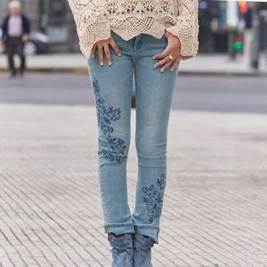 Sundance • 31 • Magnolia Fit Floral Denim Jeans